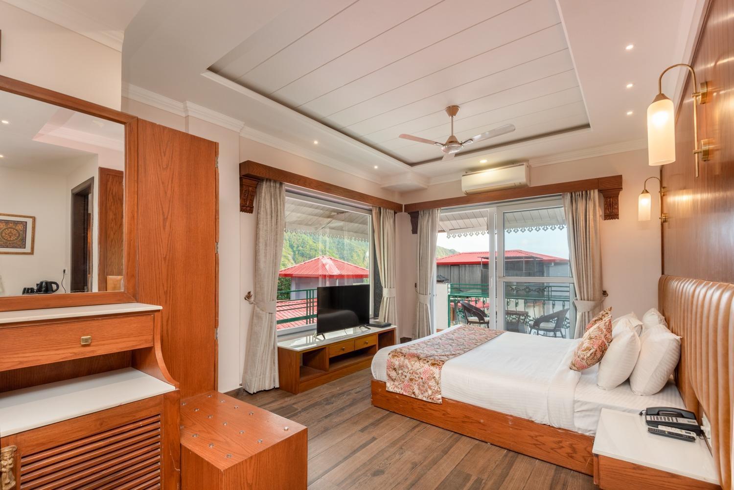 Quality Inn By Lawrence Hotels ダラムシャーラー エクステリア 写真