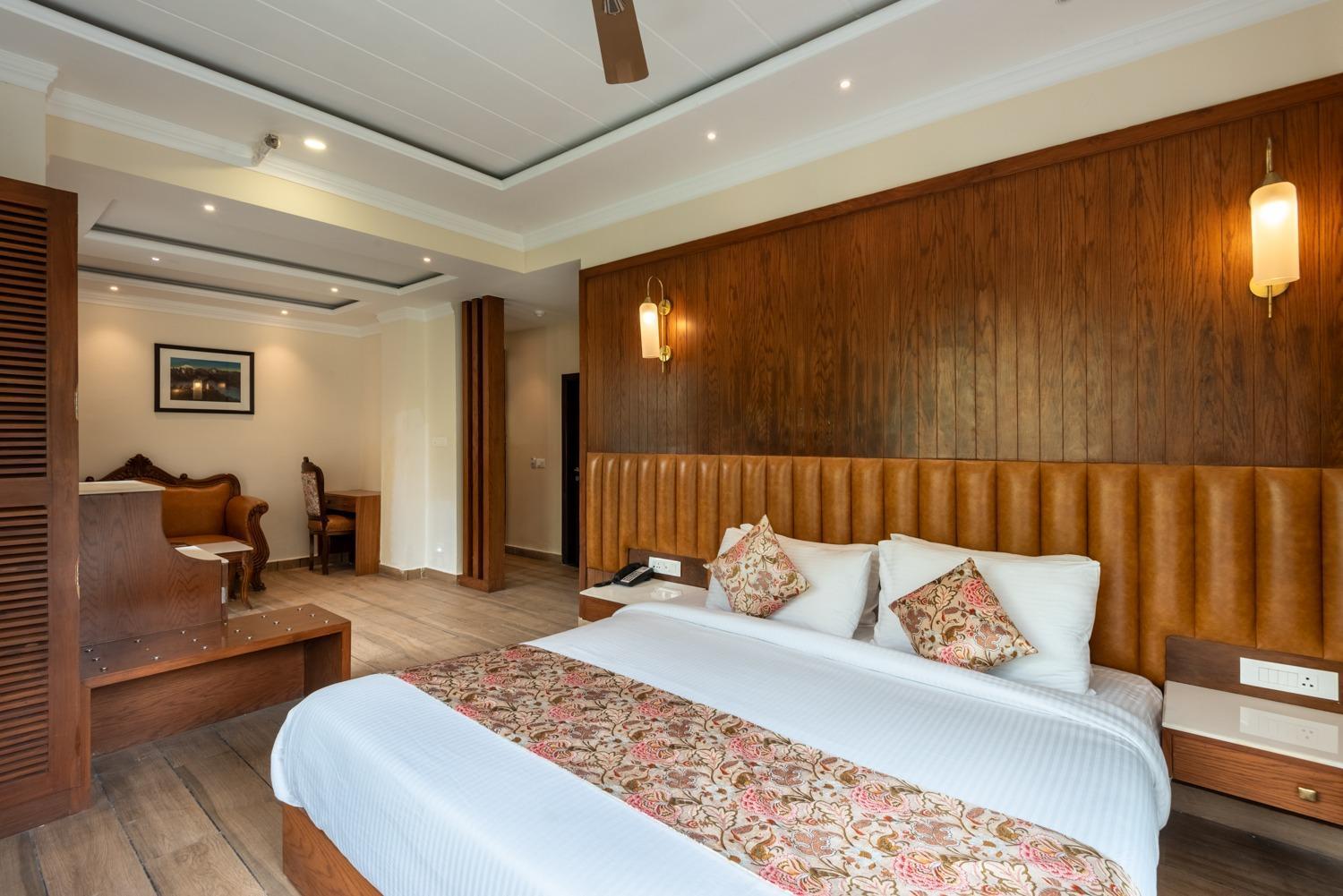 Quality Inn By Lawrence Hotels ダラムシャーラー エクステリア 写真