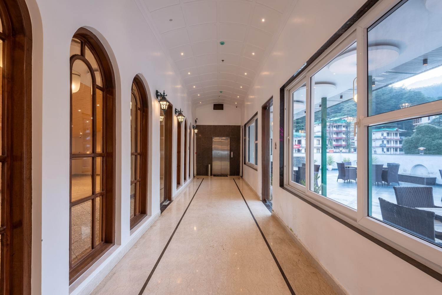 Quality Inn By Lawrence Hotels ダラムシャーラー エクステリア 写真